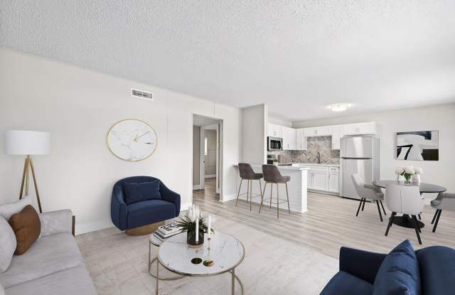 The Lynx Apartments and Townhomes Gallery 2