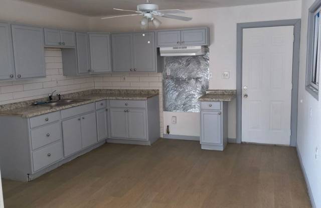 LIMITED TIME**NO APPLICATION FEE**1/2 OFF DEPOSIT** photos photos