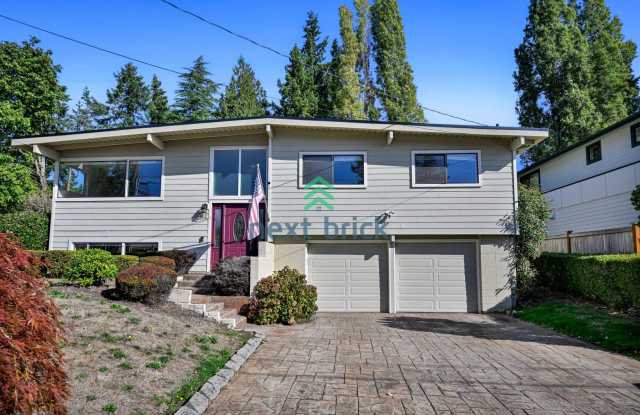 Beautiful home with 4 beds, 2 baths for rent - 402 155th Avenue Southeast, Bellevue, WA 98007