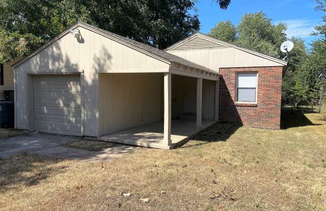 3941 E 2nd St S photos photos