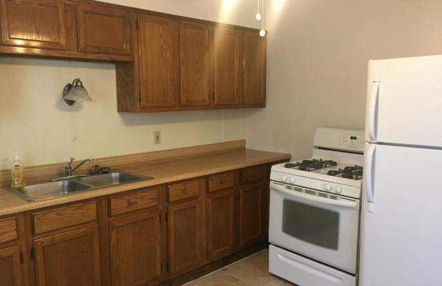 Two bed one bath single-family home on corner lot Gallery 3