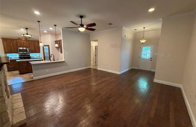 2005 Lindentree Drive Gallery 3