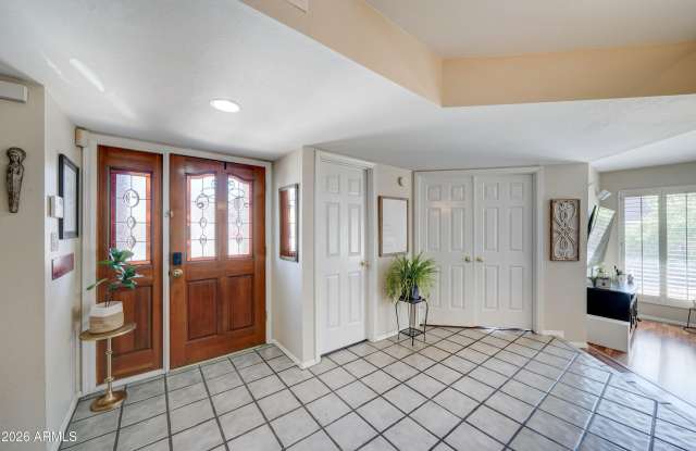2511 E SHAW BUTTE Drive Gallery 3