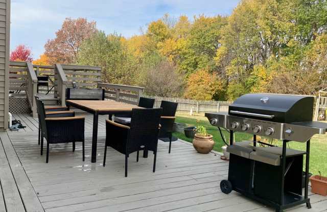 Charming 4BR, 2 and 1/2 Bath House in Dunlap Gallery 3