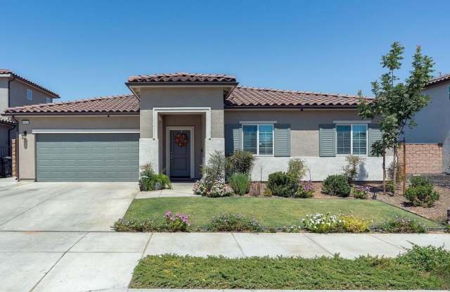 4 Bed 2 Bath photos photos