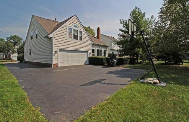 225 Stamford Drive Gallery 4
