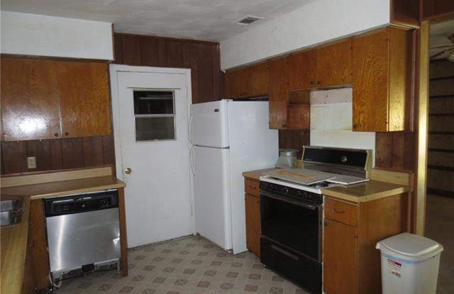 14420 Oakwood Lane Gallery 2