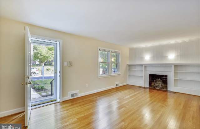 2712 BLAINE DRIVE Gallery 3