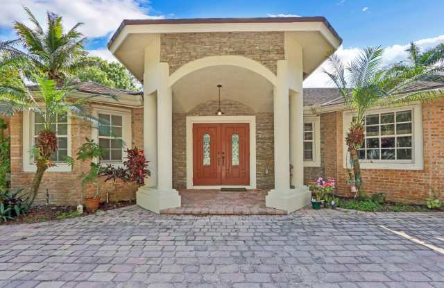 15200 Timberlane Place Gallery 2