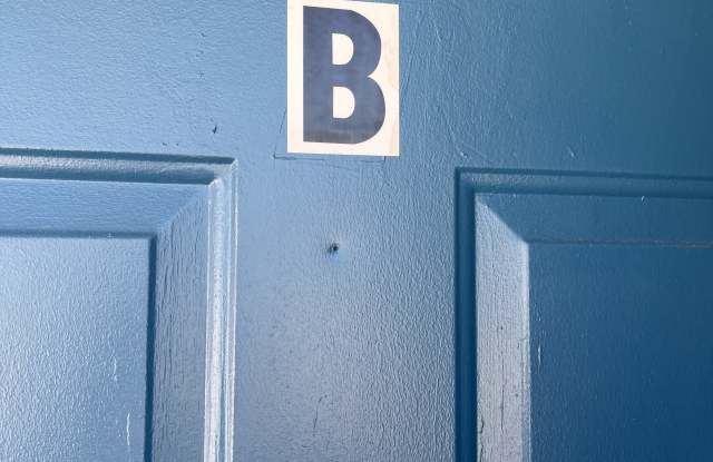 485 South Jefferson Street - Unit B Gallery 2