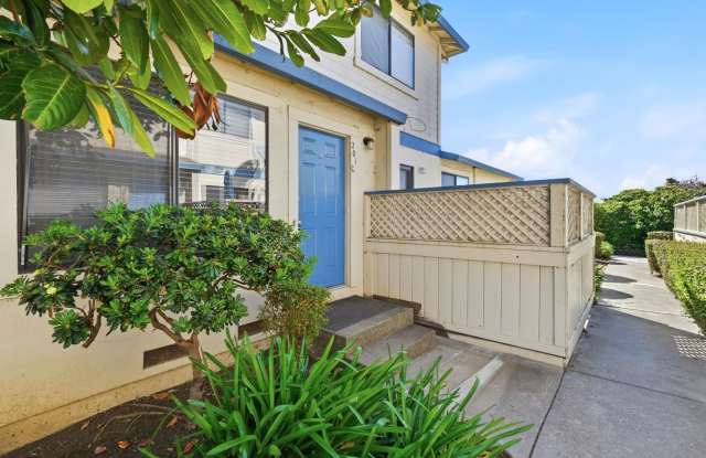 Updated Townhome with Garage! photos photos