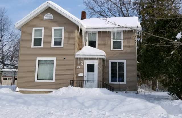 914 7th Street E - 914 7th Street East, Menomonie, WI 54751