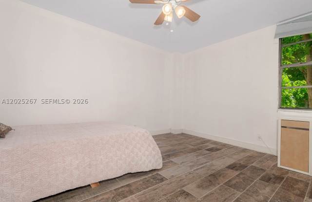 3401 N Country Club Dr Gallery 3
