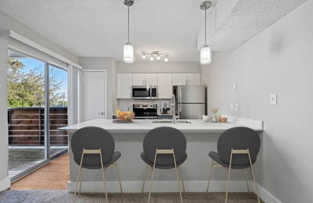 Eastbank Apartments Gallery 4