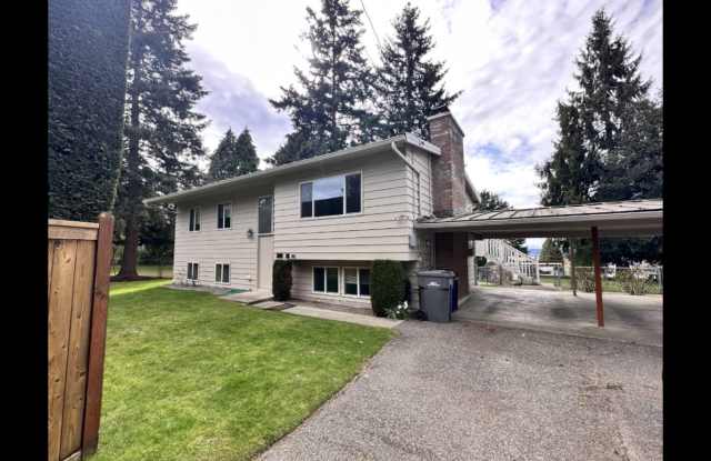 Tradition Kirkland Split Level with Gorgeous Views nestled in the middle of NorKirk photos photos