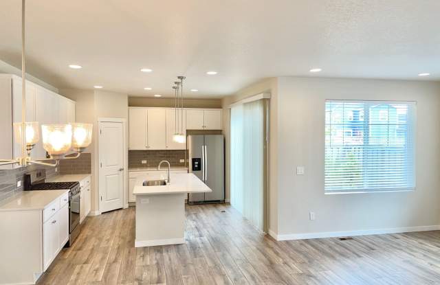 Newer, 3 Bedroom Pathway Home Gallery 3