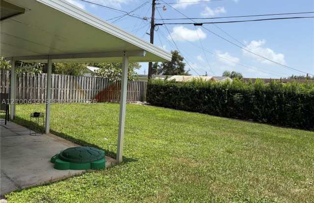 7810 NW 11th Ct Gallery 2