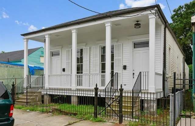 2021 ANNUNCIATION Street - 2021 Annunciation Street, New Orleans, LA 70130