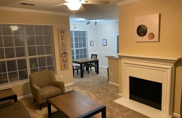 Compare $75/day to hotels near Summit hospital - 3605 Crystal Spring Lane, Nashville, TN 37076