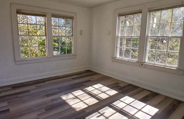 428 E Johnson Ave Gallery 3