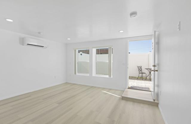 Gorgeous 2 Bed/2 bath apartment in excellent Sherman Oaks area! photos photos