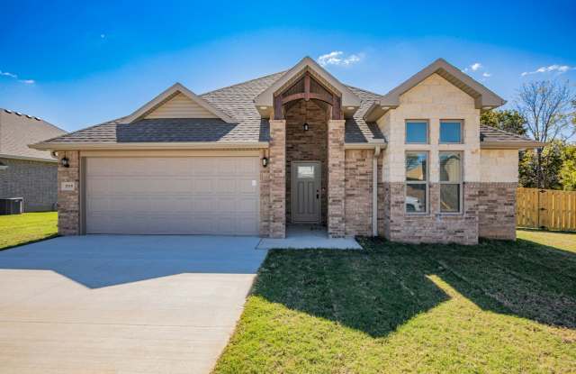 ***2515 Westbrook Loop*** Gallery 1