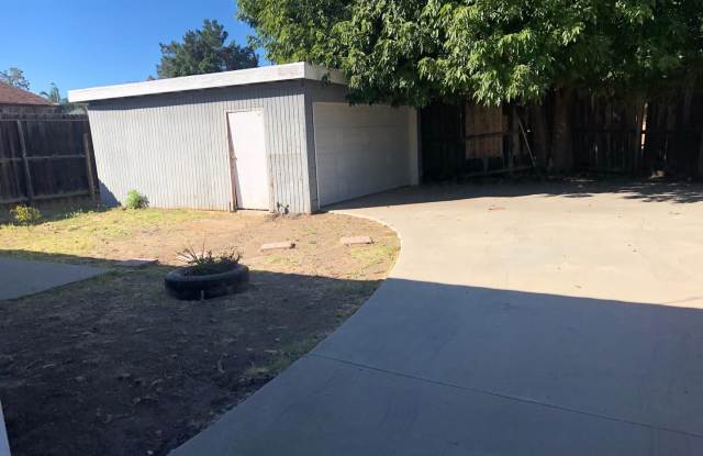 6727 Gaviota Ave. Gallery 3