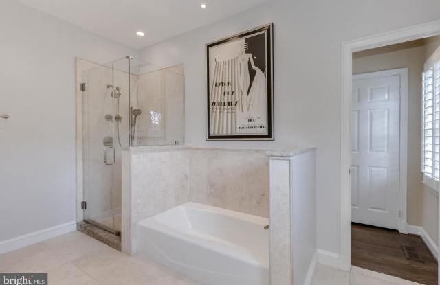 4290 MASSACHUSETTS AVENUE NW photos photos