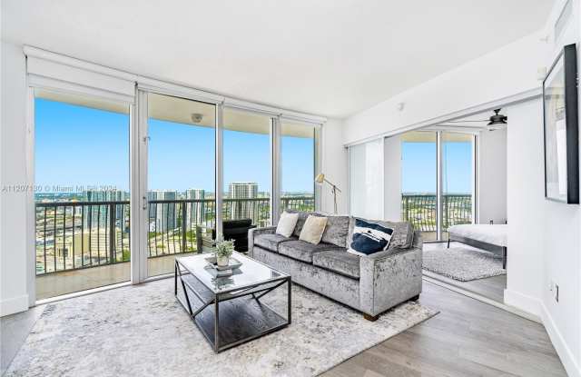 1750 N Bayshore Dr photos photos