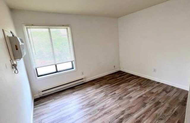 55 Amberly Drive Gallery 2