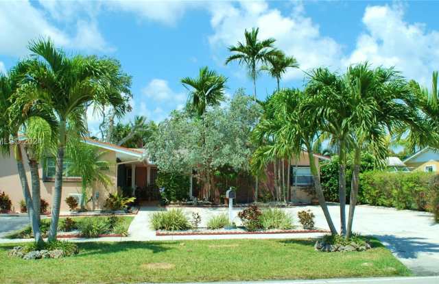 9990 Marlin Road Gallery 1