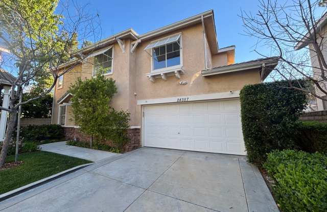 Beautiful 3-Bedroom Home with Covered Patio in Valencia! photos photos Beautiful 3-Bedroom Home with Covered Patio in Valencia! photos photos