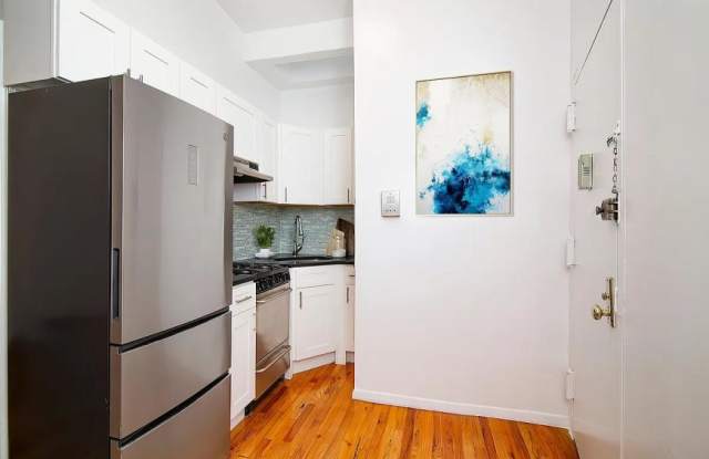 400 East 53rd Street Gallery 3