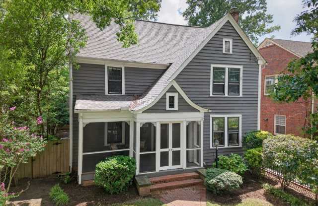 Historic Home in the Watts Hillandale Neighborhood of Durham Just Off 9th Street! Gallery 3