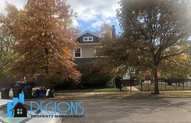 Beautiful 3BR 2 bath home in Bloomington, hardwood floors throughout, convenient location Gallery 4