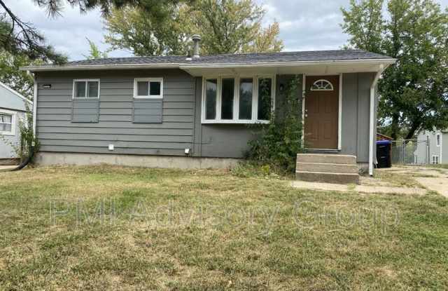 846 Southeast Eastgate Drive - 846 Southeast Eastgate Drive, Topeka, KS 66607