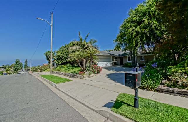 BEAUTIFUL, BRIGHT  SPACIOUS HILLTOP HOME W/ LARGE LIVING SPACE (LIVING  FAMILY ROOMS), SPACIOUS KITCHEN, 2-CAR GARAGE  PRIVATE REAR YARD W/ OCEAN VIEWS! photos photos