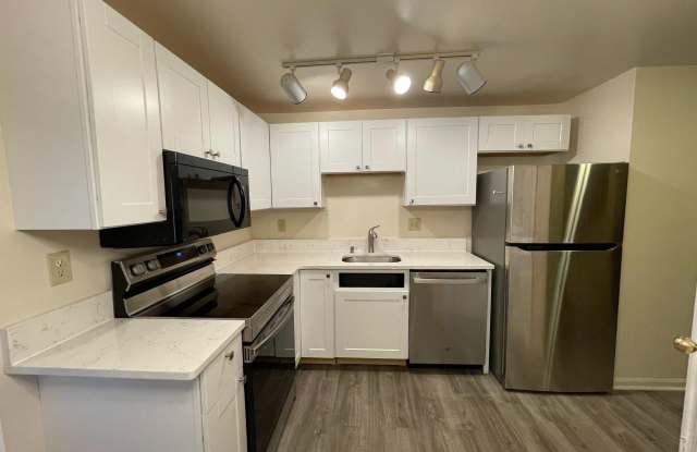 5931 SIR CAMBRIDGE Way Gallery 3