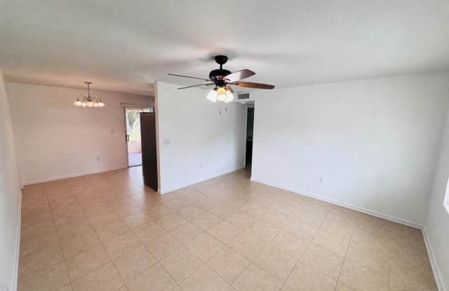 1812 Oakwood Drive Gallery 3