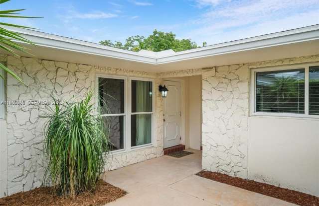 107 SE 5th St photos photos