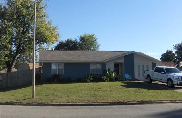 Cute 3 Bedroom 2 Bath House for Rent Move In Special! photos photos