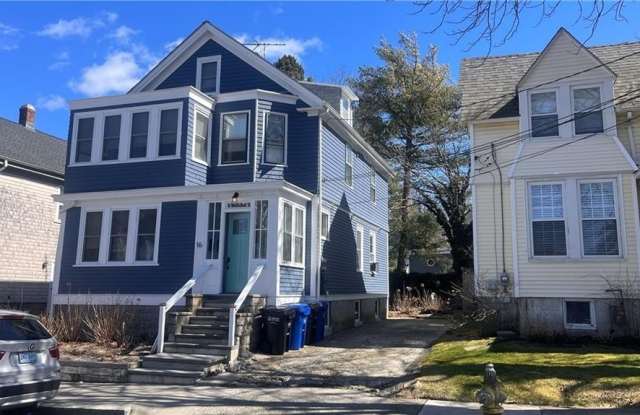 16 Vaughan Avenue unit: 2 photos photos