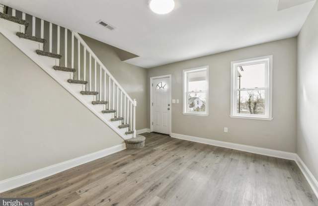 2512 OSWEGO AVENUE Gallery 4