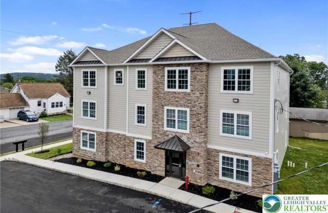 2039 Clermont Street unit: 102 photos photos