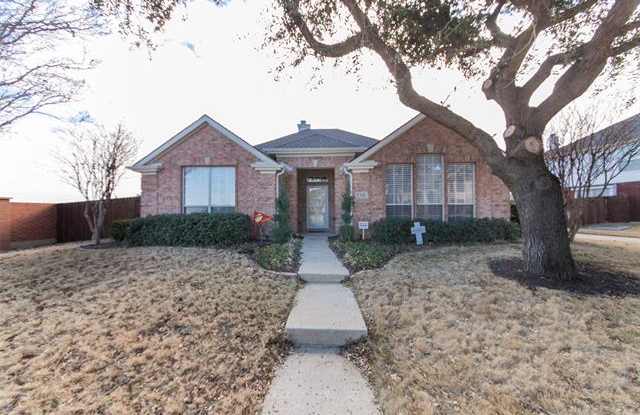 1300 Pelham Lane - 1300 Pelham Lane, Lewisville, TX 75077