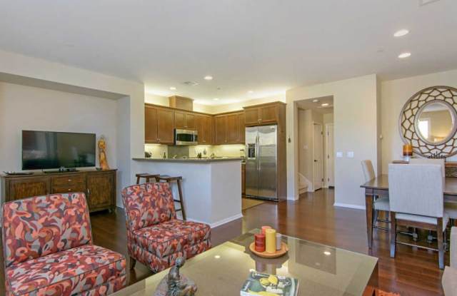 10648 Village Haven Trail - 98, Apt 98 - 10648 Village Haven Trail, San Diego, CA 92130