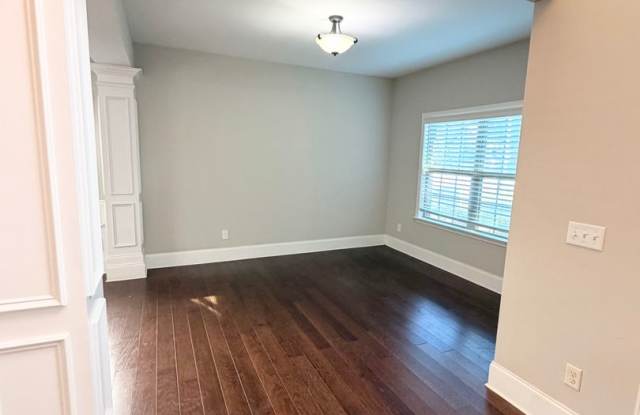Beautiful 4-Bedroom Home in Desirable Grove Hill! Gallery 4