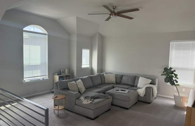 1208 Devon Stetson Place Gallery 1