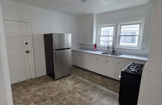 123 Maple Avenue - lower Gallery 4