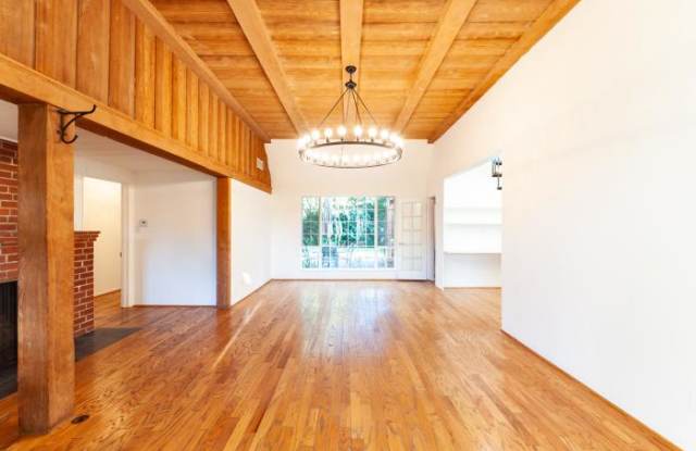 11488 Huston St - 11488 Huston Street, Los Angeles, CA 91601